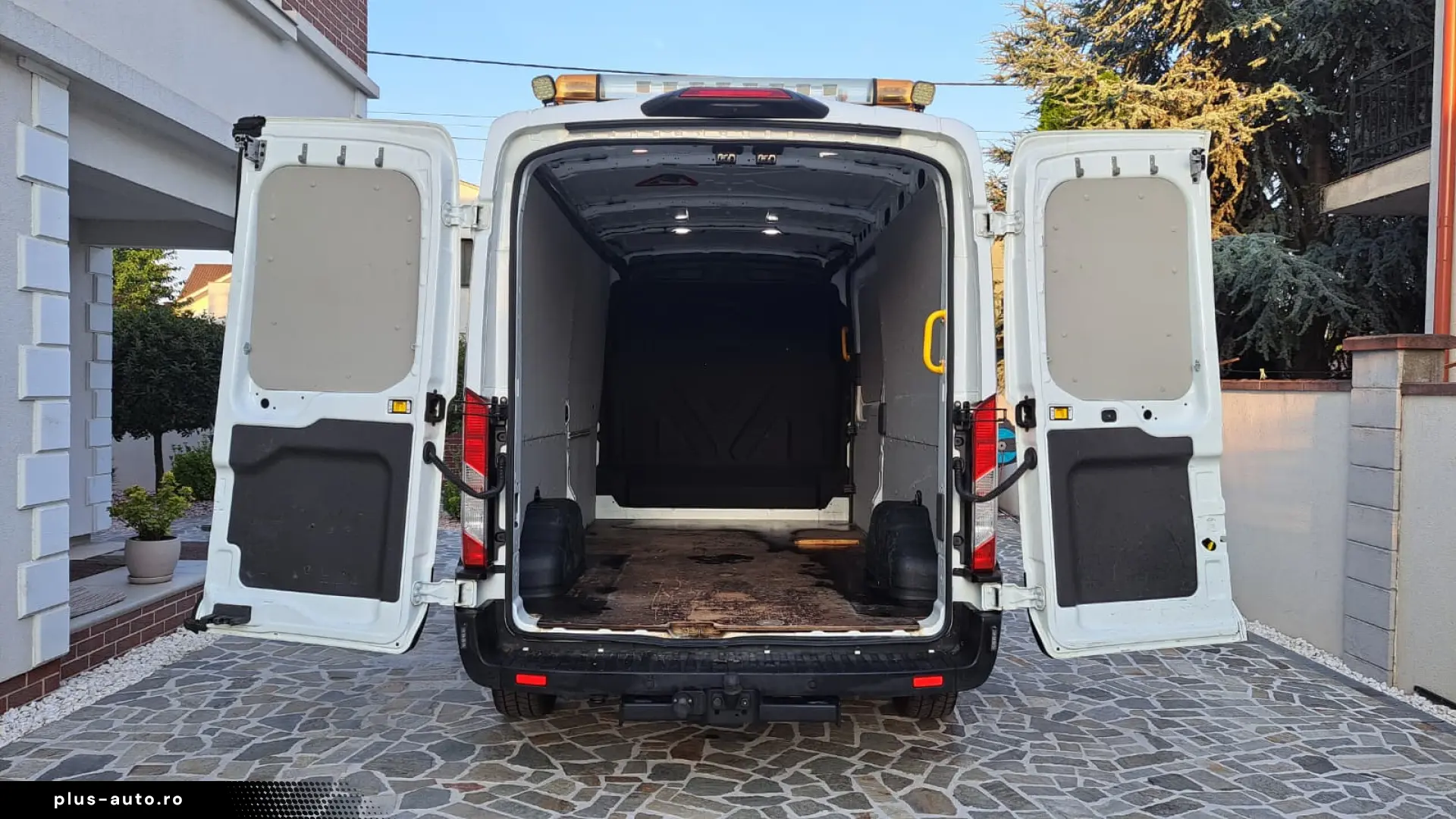 FORD TRANSIT VAN TREND L3H2 FWD