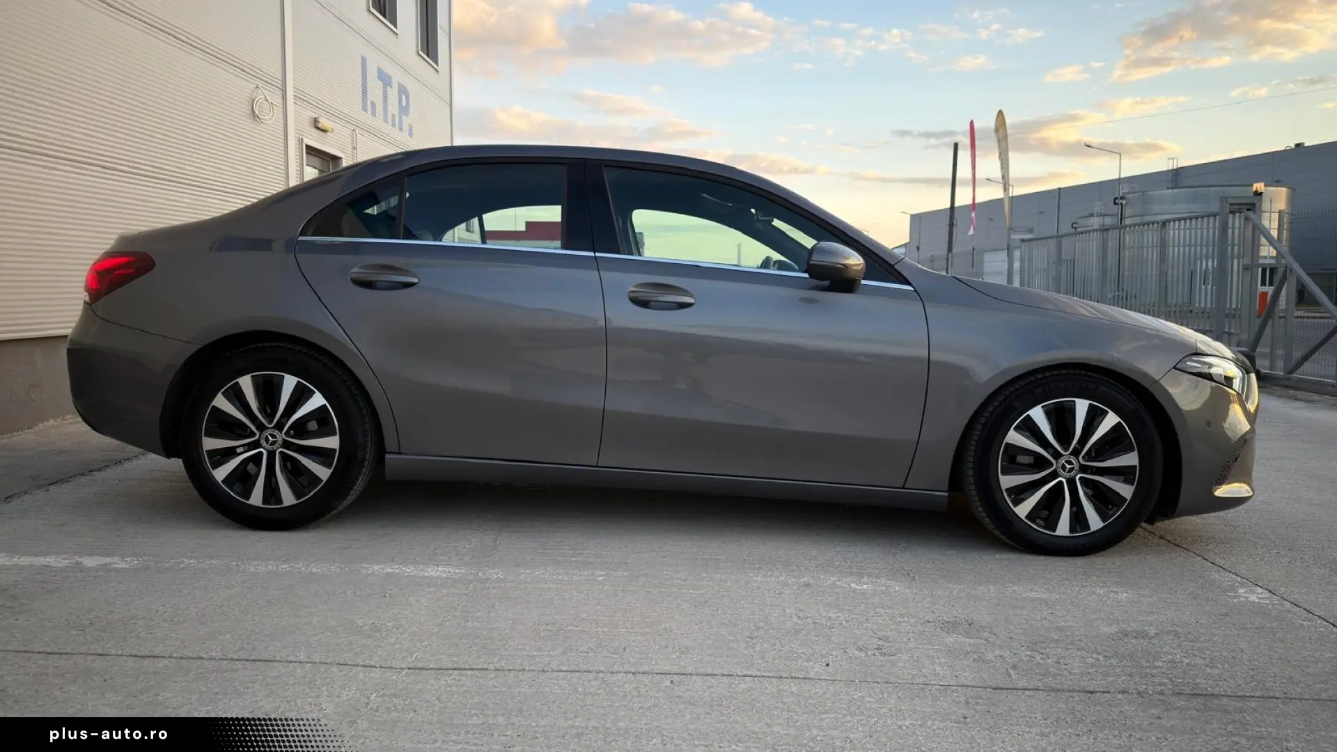 Mercedes-Benz A 180 d Sedan 8G-DCT Style
