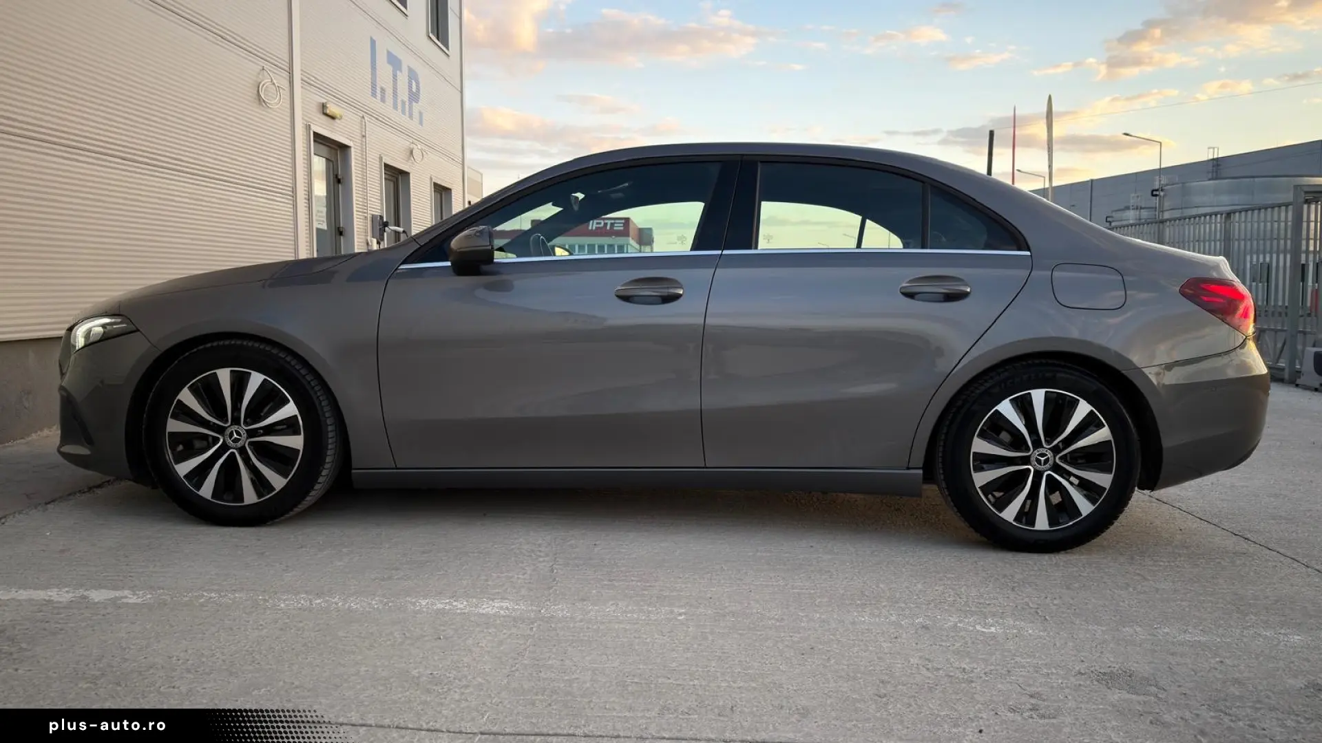 Mercedes-Benz A 180 d Sedan 8G-DCT Style