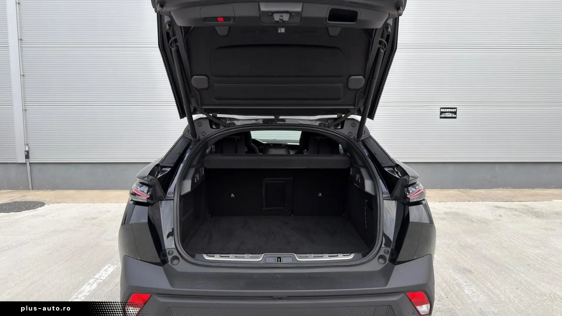 Peugeot 408 1.6L 180 PHEV GT