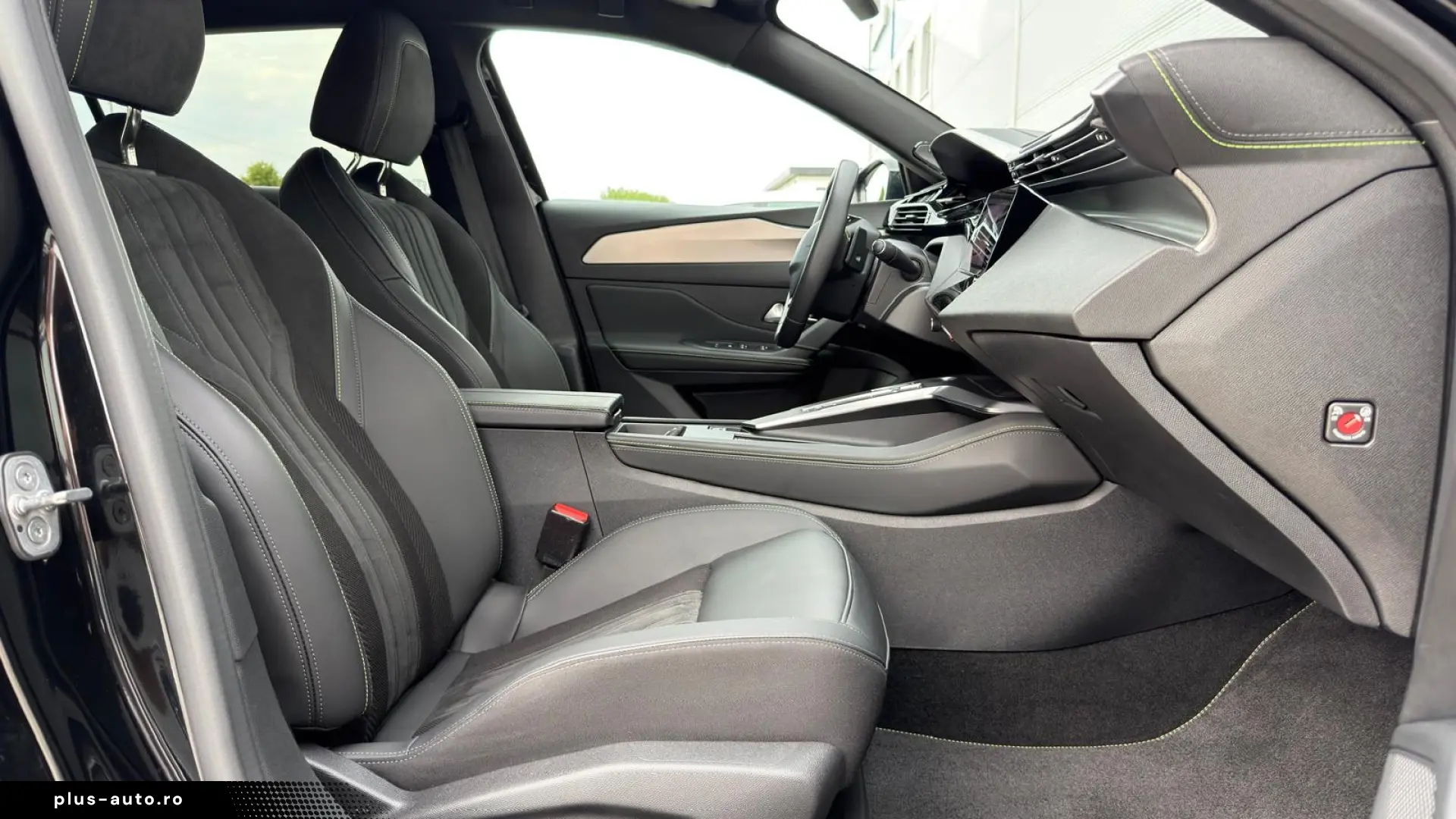 Peugeot 408 1.6L 180 PHEV GT