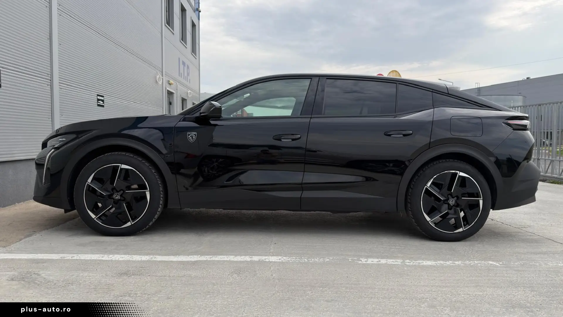 Peugeot 408 1.6L 180 PHEV GT