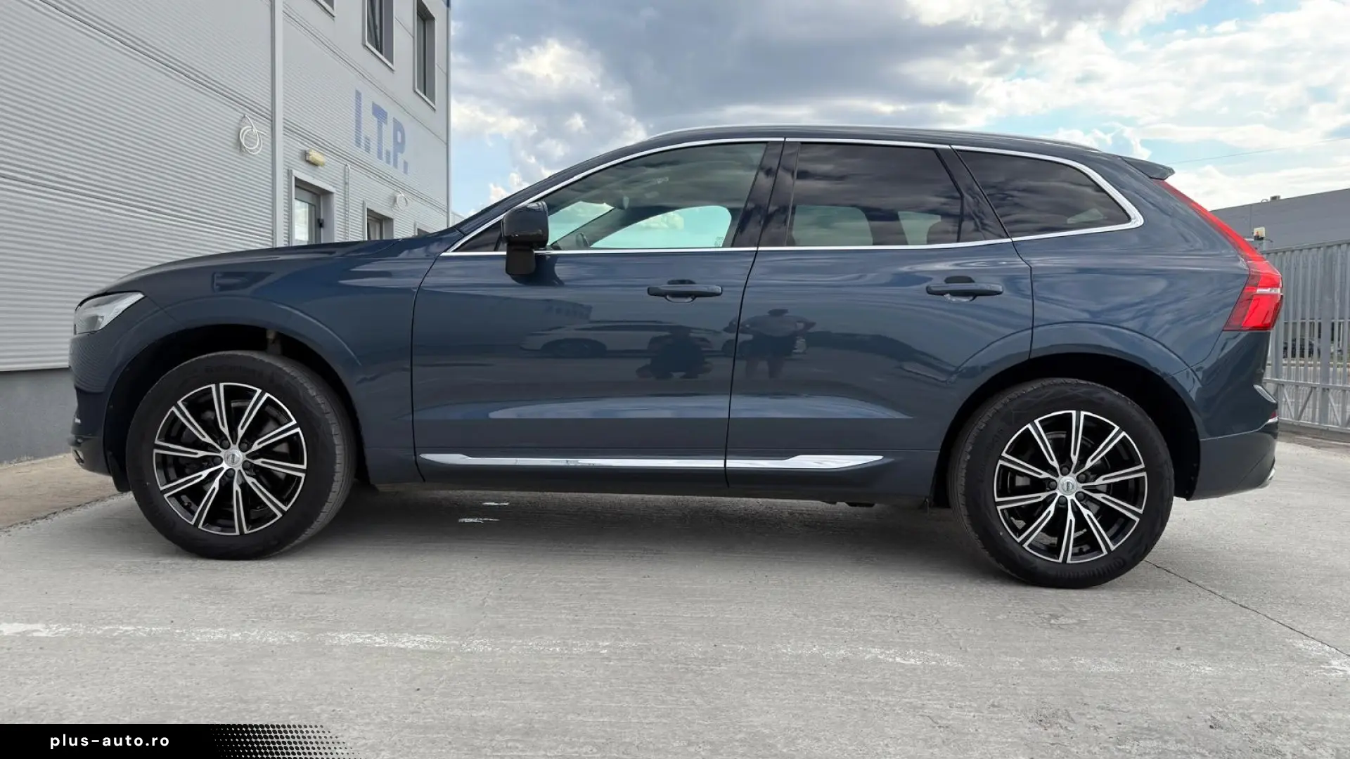 VOLVO XC60 B5 AWD INSCRIPTION