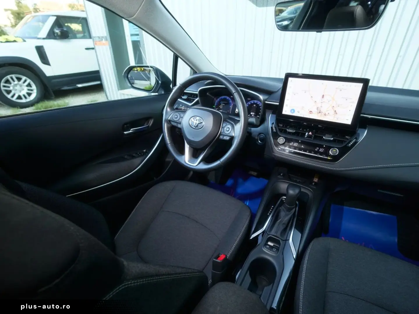 TOYOTA COROLLA Hybrid Distronic Lane assist Bord digital Key