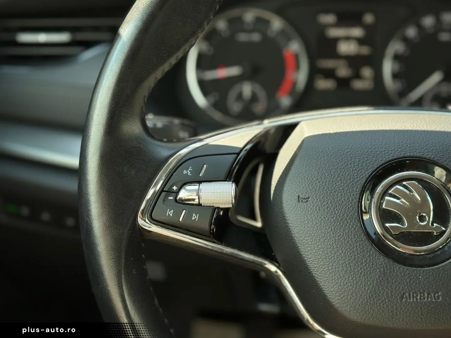 Skoda Octavia 1.5TSI DSG LED Kessy Carplay Garantie Finantar