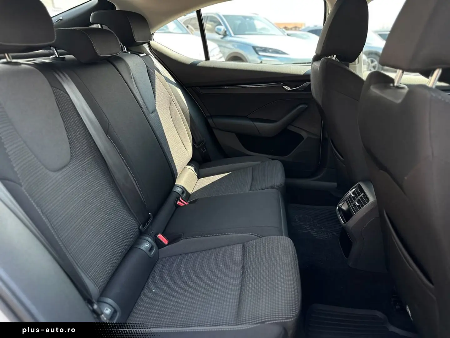 Skoda Octavia 1.5TSI DSG LED Kessy Carplay Garantie Finantar
