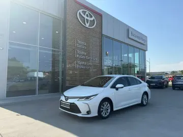 Toyota Corolla Sedan 1.8 Hybrid Business Hsd E-CVT
