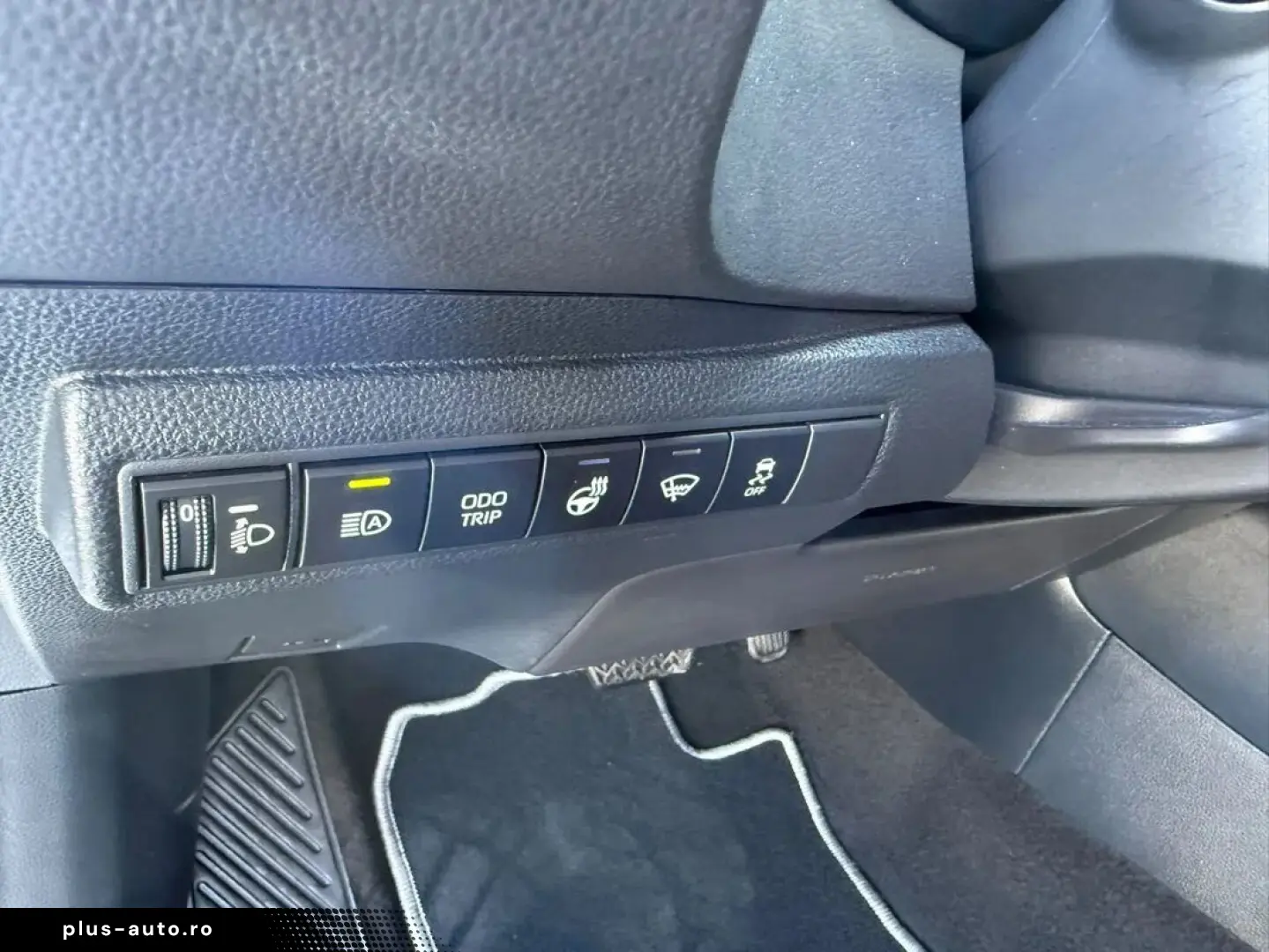 Toyota Corolla Sedan 1.8 Hybrid Business Hsd E-CVT