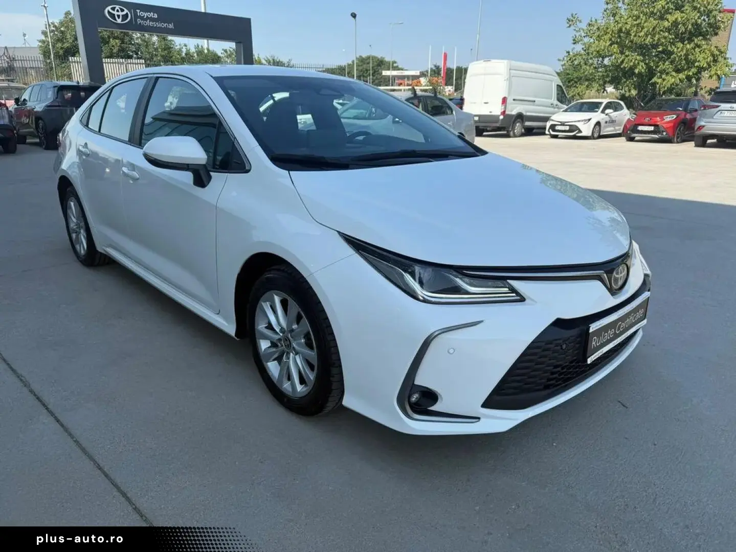 Toyota Corolla Sedan 1.8 Hybrid Business Hsd E-CVT