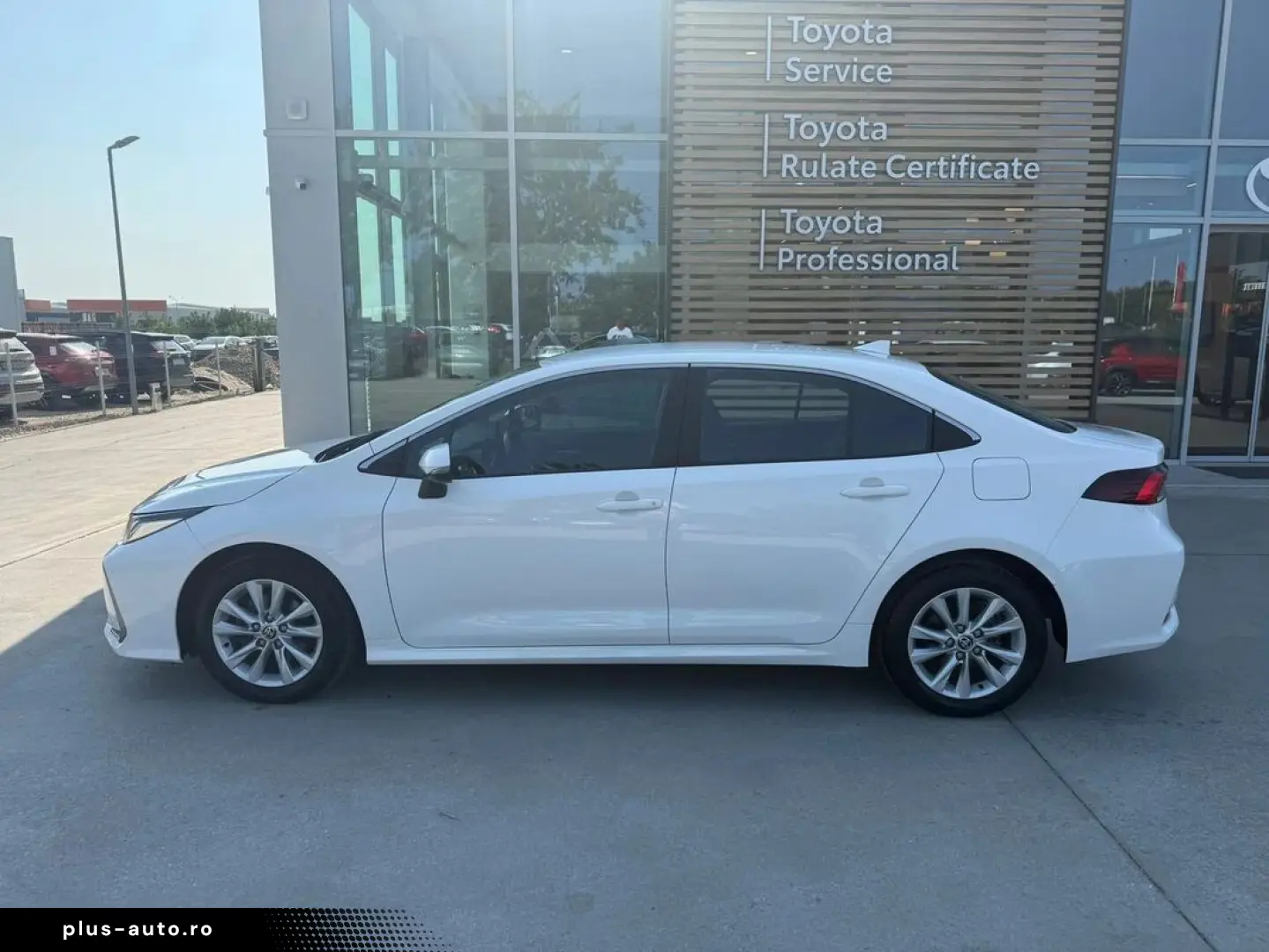 Toyota Corolla Sedan 1.8 Hybrid Business Hsd E-CVT