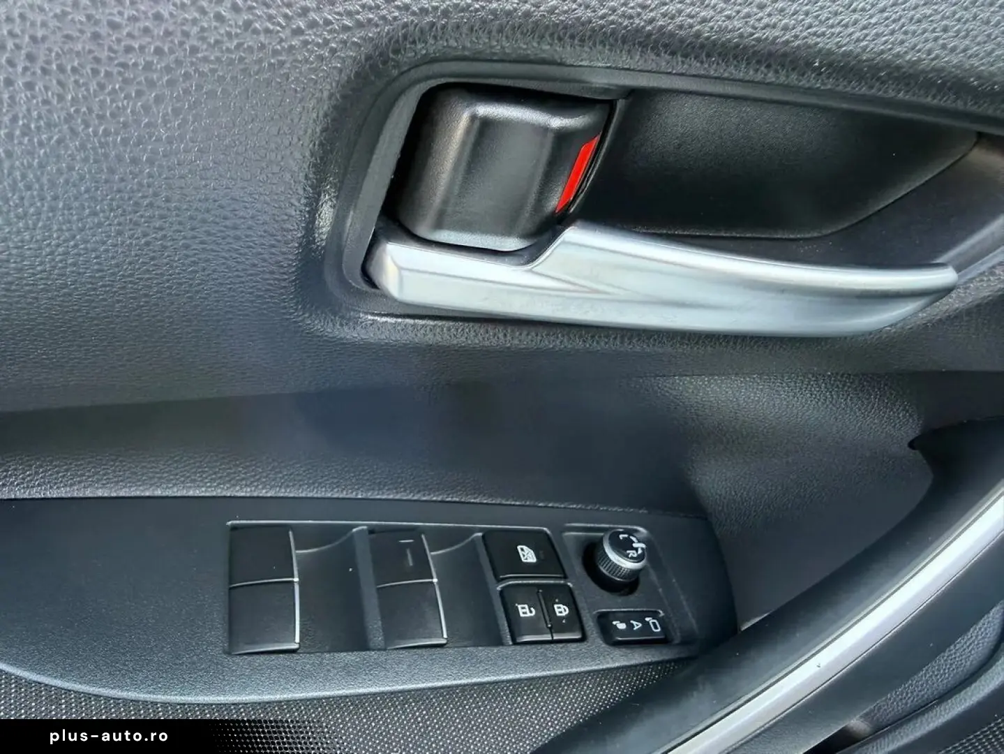 Toyota Corolla Sedan 1.8 Hybrid Business Hsd E-CVT