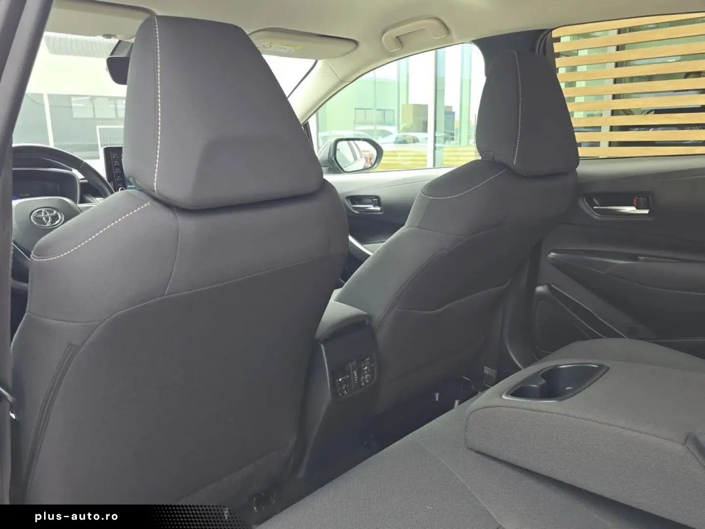 Toyota Corolla Hybrid - Dynamic