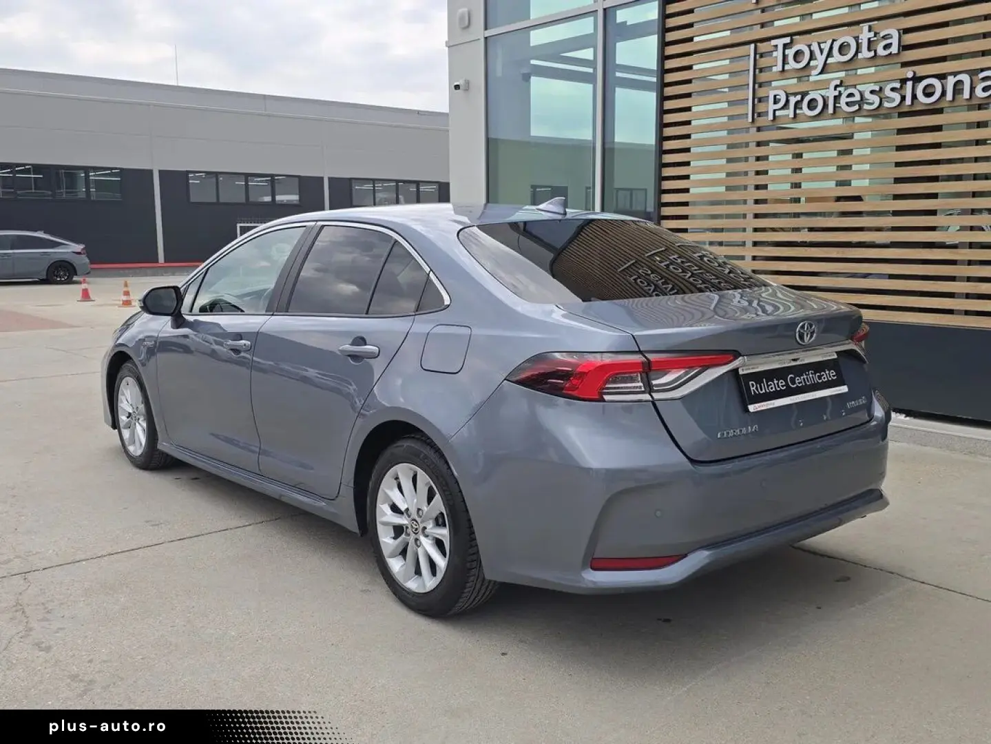 Toyota Corolla Hybrid - Dynamic