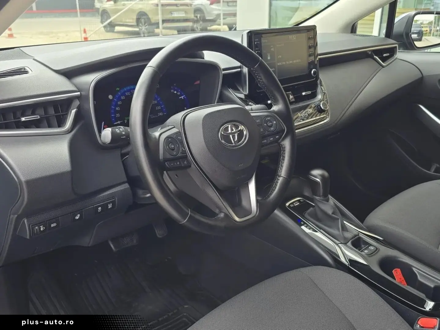 Toyota Corolla Hybrid - Dynamic