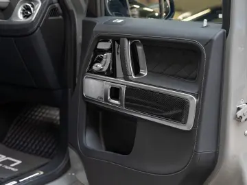 MERCEDES-BENZ G 63 AMG Burmester Superior RearSeat N…