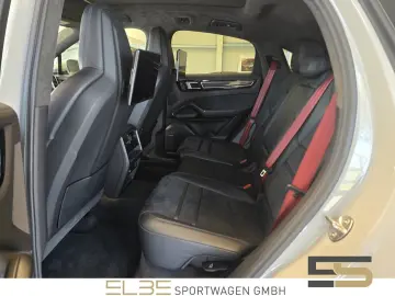 PORSCHE Cayenne Coupe GTS HUD REARSEAT ACC SPORTD CARBON