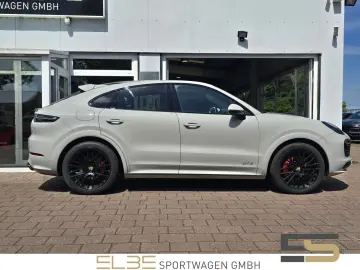 PORSCHE Cayenne Coupe GTS HUD REARSEAT ACC SPORTD CARBON