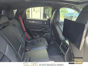 PORSCHE Cayenne Coupe GTS HUD REARSEAT ACC SPORTD CARBON
