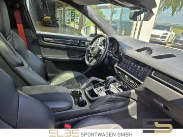 PORSCHE Cayenne Coupe GTS HUD REARSEAT ACC SPORTD CARBON