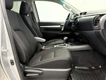 TOYOTA Hilux 2.8 D-4D 4x4  RFK SHZ Navi Hardtop AHK
