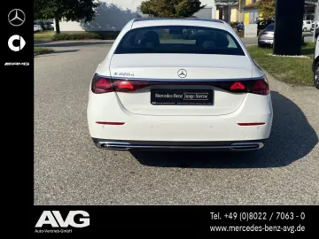 MERCEDES-BENZ E 220 d AVANTGARDE-Adv. Pano Distronic…
