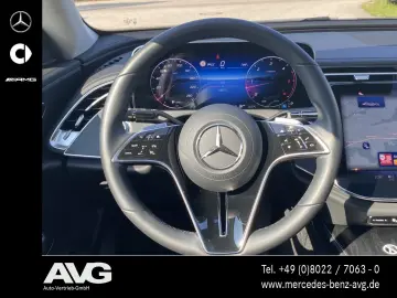 MERCEDES-BENZ E 220 d AVANTGARDE-Adv. Pano Distronic…