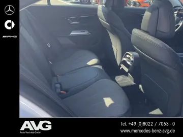 MERCEDES-BENZ E 220 d AVANTGARDE-Adv. Pano Distronic…