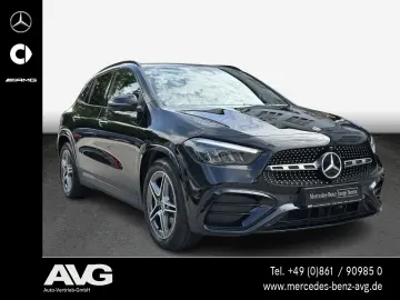 MERCEDES-BENZ GLA 200 AMG Pano AHK Burm Standheiz Distr 360