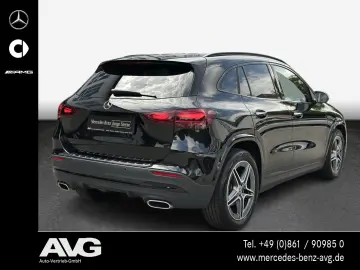 MERCEDES-BENZ GLA 200 AMG Pano AHK Burm Standheiz Distr 360