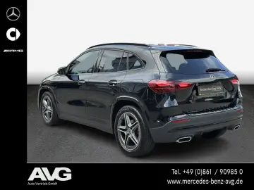 MERCEDES-BENZ GLA 200 AMG Pano AHK Burm Standheiz Distr 360
