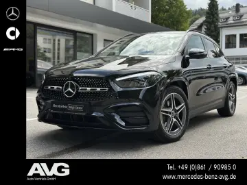MERCEDES-BENZ GLA 200 AMG Pano AHK Burm Standheiz Distr 360