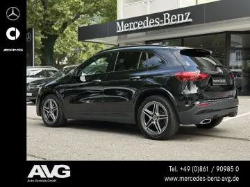 MERCEDES-BENZ GLA 200 AMG Pano AHK Burm Standheiz Distr 360