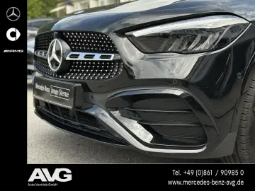MERCEDES-BENZ GLA 200 AMG Pano AHK Burm Standheiz Distr 360