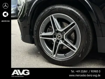 MERCEDES-BENZ GLA 200 AMG Pano AHK Burm Standheiz Distr 360