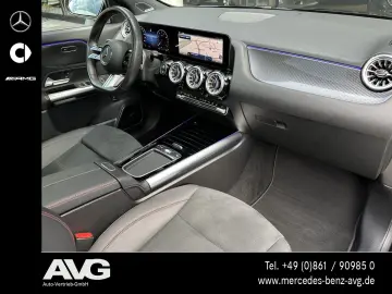 MERCEDES-BENZ GLA 200 AMG Pano AHK Burm Standheiz Distr 360