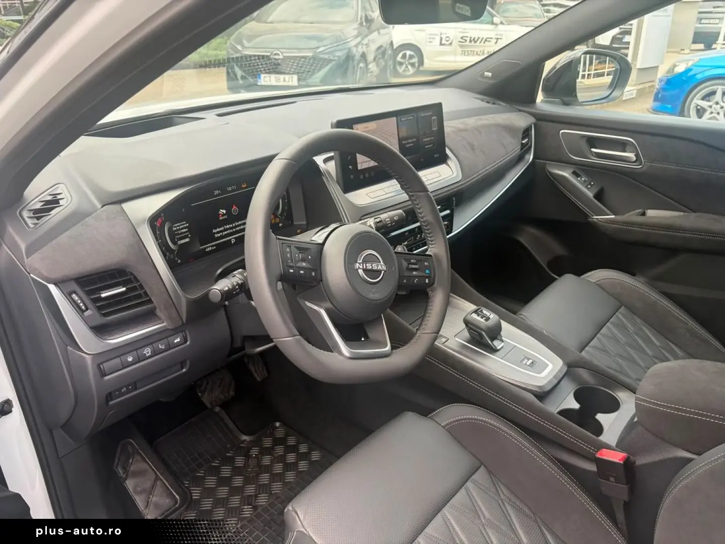Nissan Qashqai 1.3 157 CP Tekna CVT  SUV   Automată   5 uși