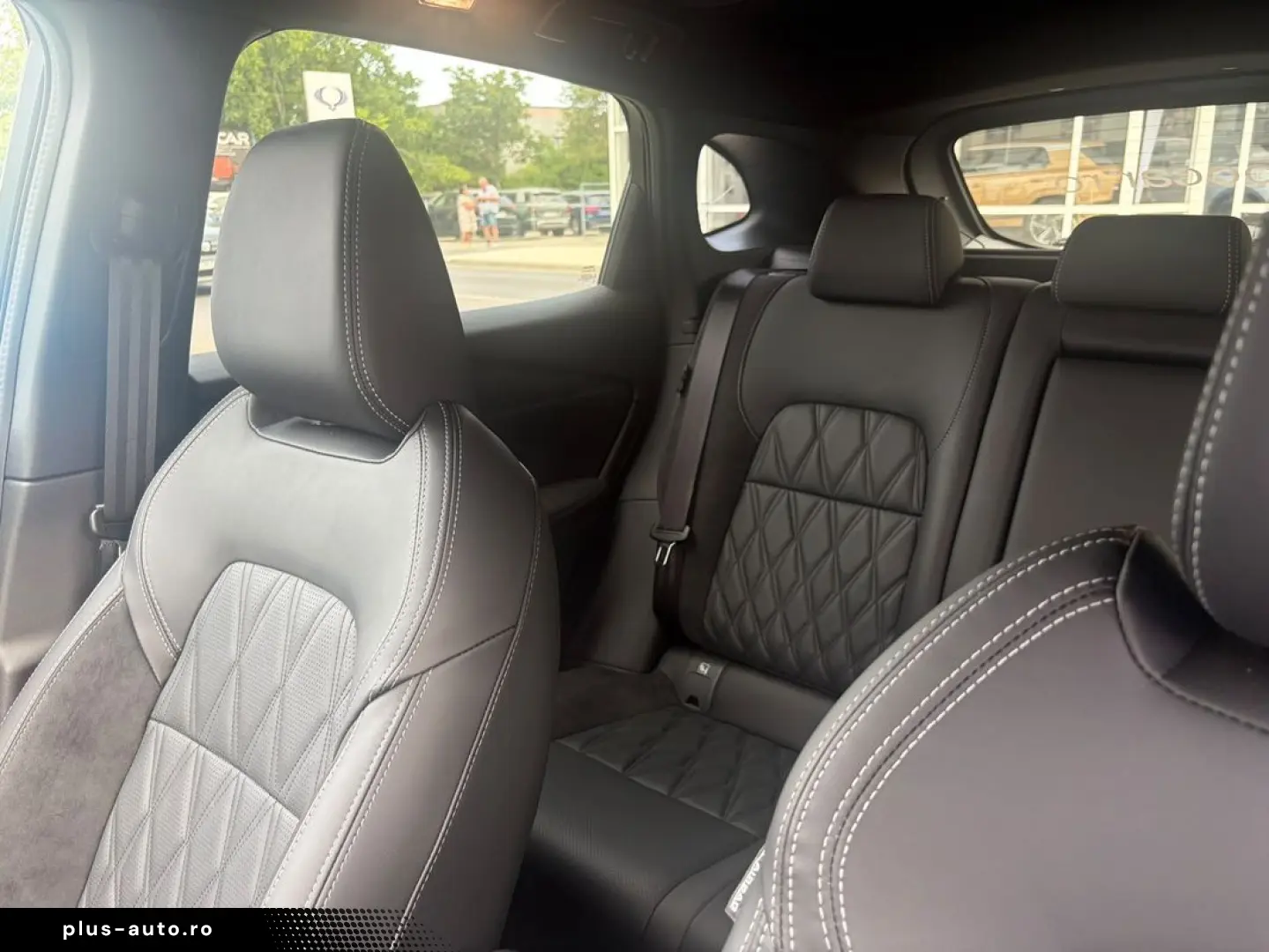 Nissan Qashqai 1.3 157 CP Tekna CVT  SUV   Automată   5 uși