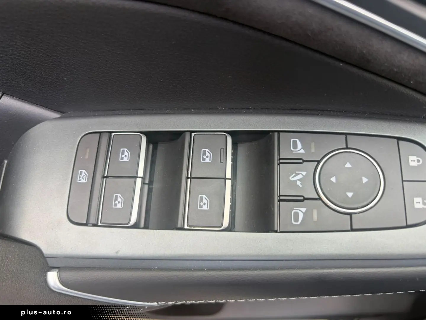 Nissan Qashqai 1.3 157 CP Tekna CVT  SUV   Automată   5 uși