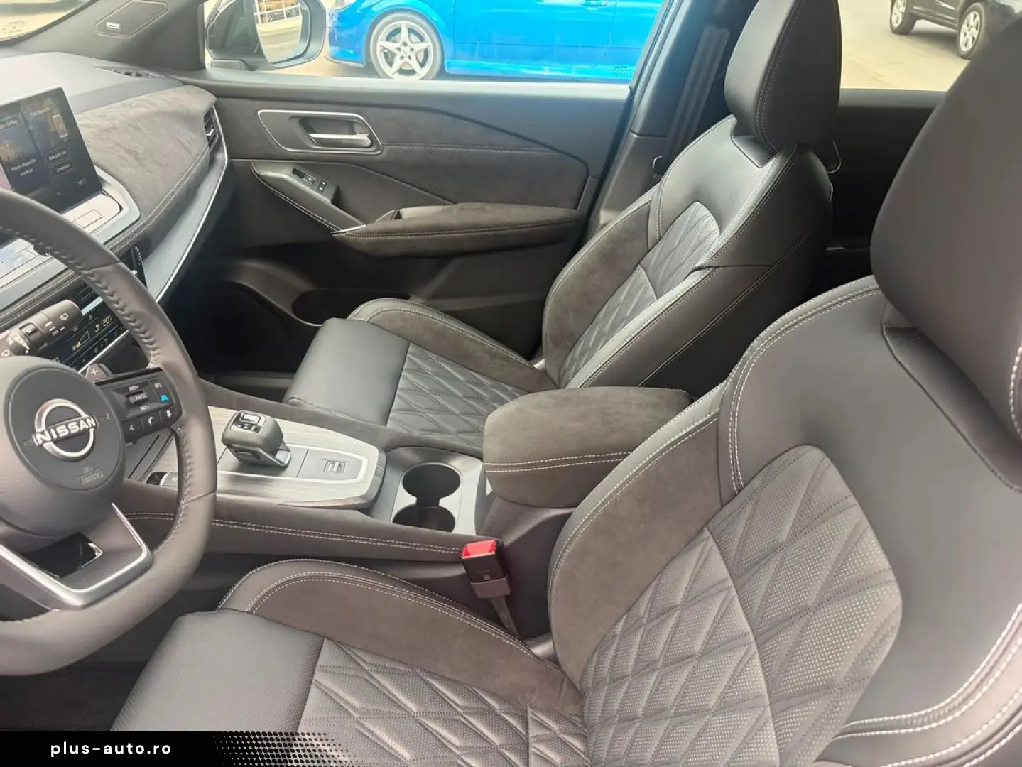 Nissan Qashqai 1.3 157 CP Tekna CVT  SUV   Automată   5 uși