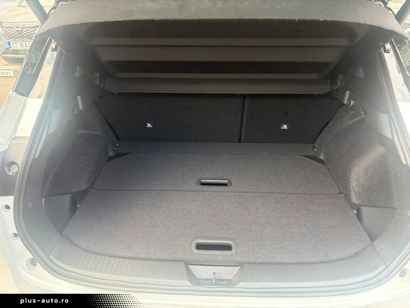 Nissan Qashqai 1.3 157 CP Tekna CVT  SUV   Automată   5 uși