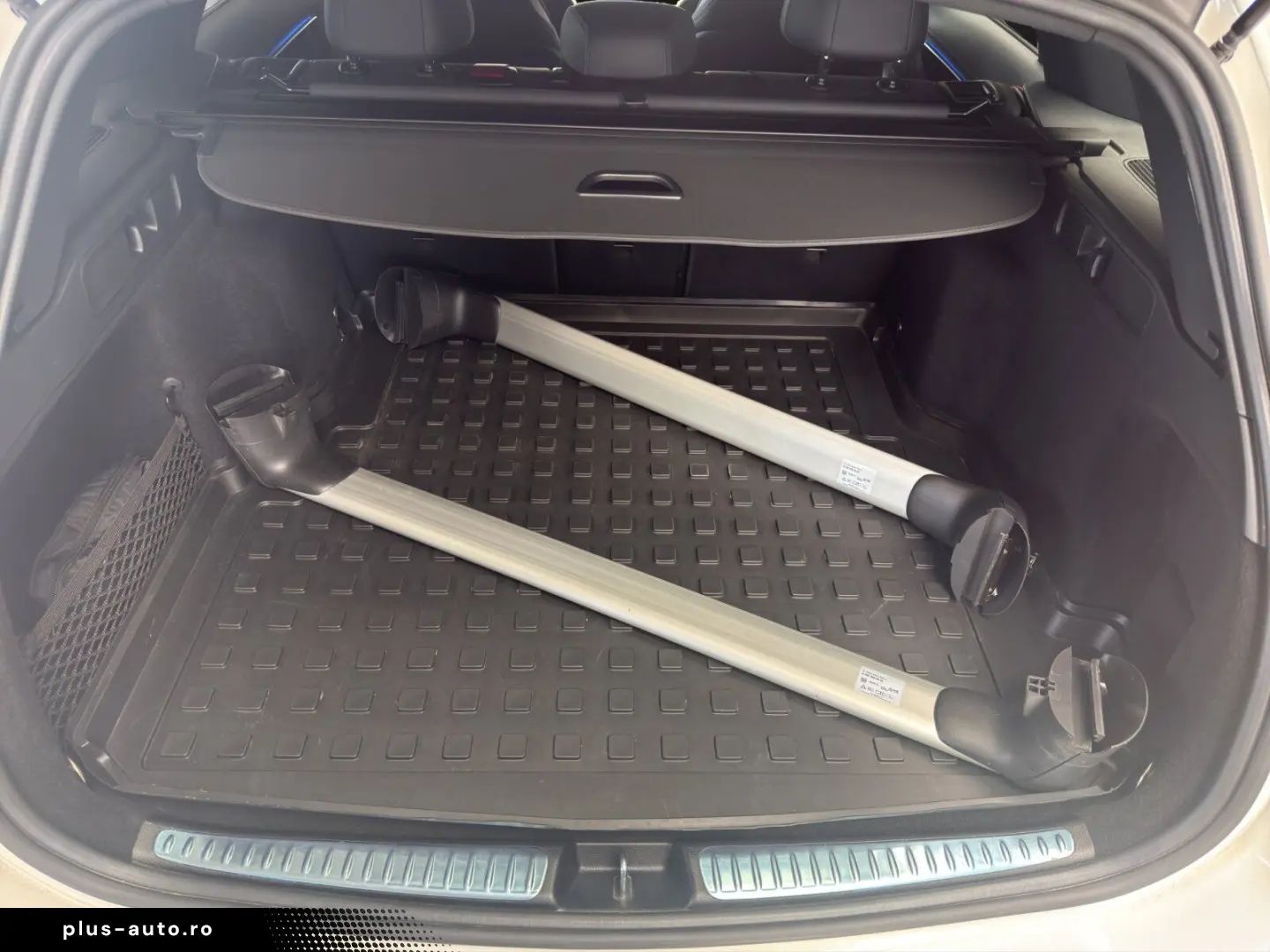 MERCEDES-BENZ C 300T AMG Night AHK Spurpaket  Kamera 8-fach