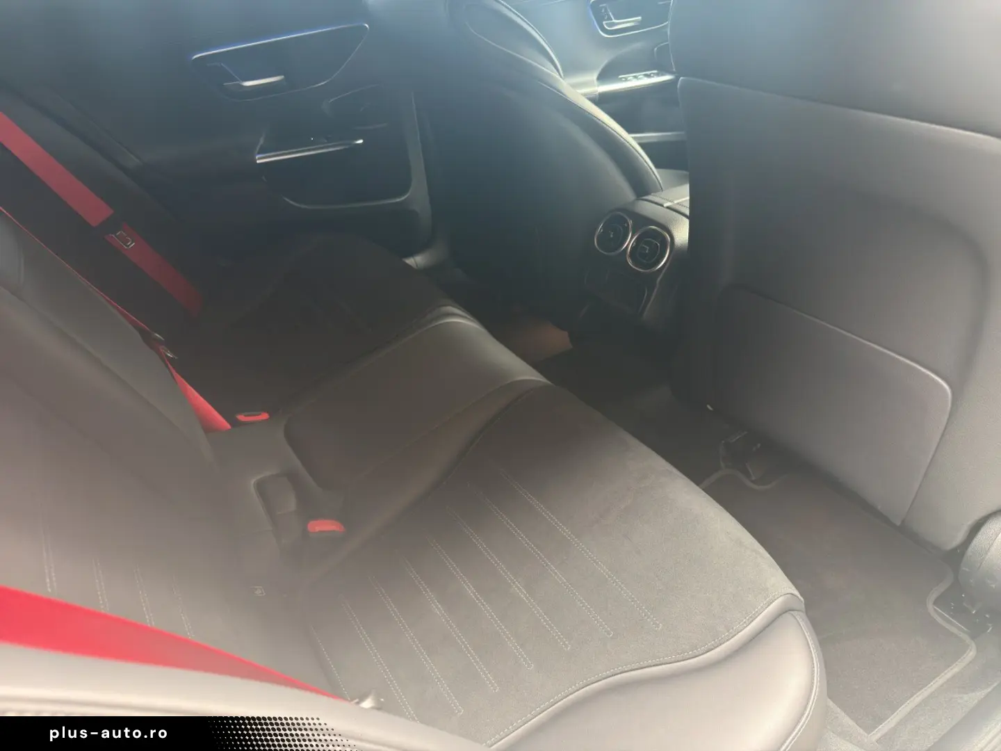 MERCEDES-BENZ C 300T AMG Night AHK Spurpaket  Kamera 8-fach