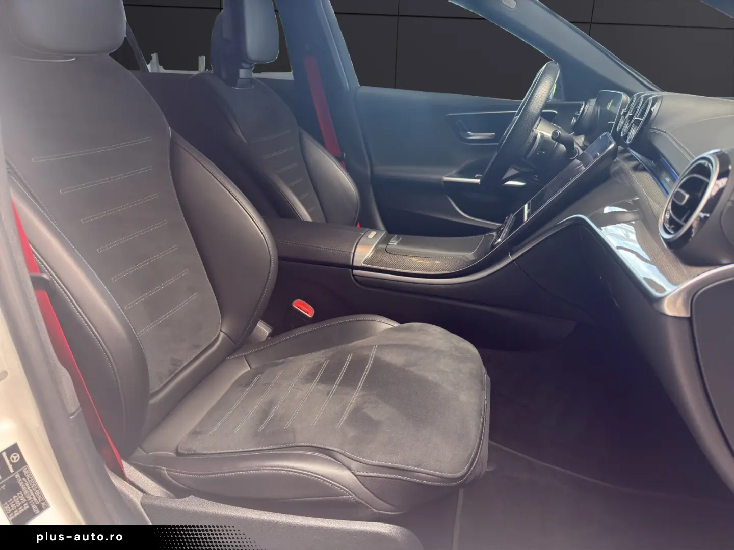 MERCEDES-BENZ C 300T AMG Night AHK Spurpaket  Kamera 8-fach