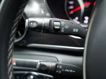 MERCEDES-BENZ V 220d Extralang 9G MBUX AHK Kamera LE…
