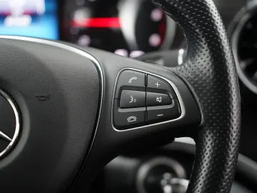 MERCEDES-BENZ V 220d Extralang 9G MBUX AHK Kamera LE…