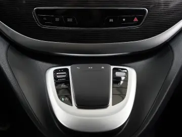 MERCEDES-BENZ V 220d Extralang 9G MBUX AHK Kamera LE…