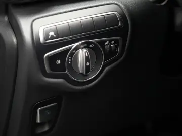 MERCEDES-BENZ V 220d Extralang 9G MBUX AHK Kamera LE…