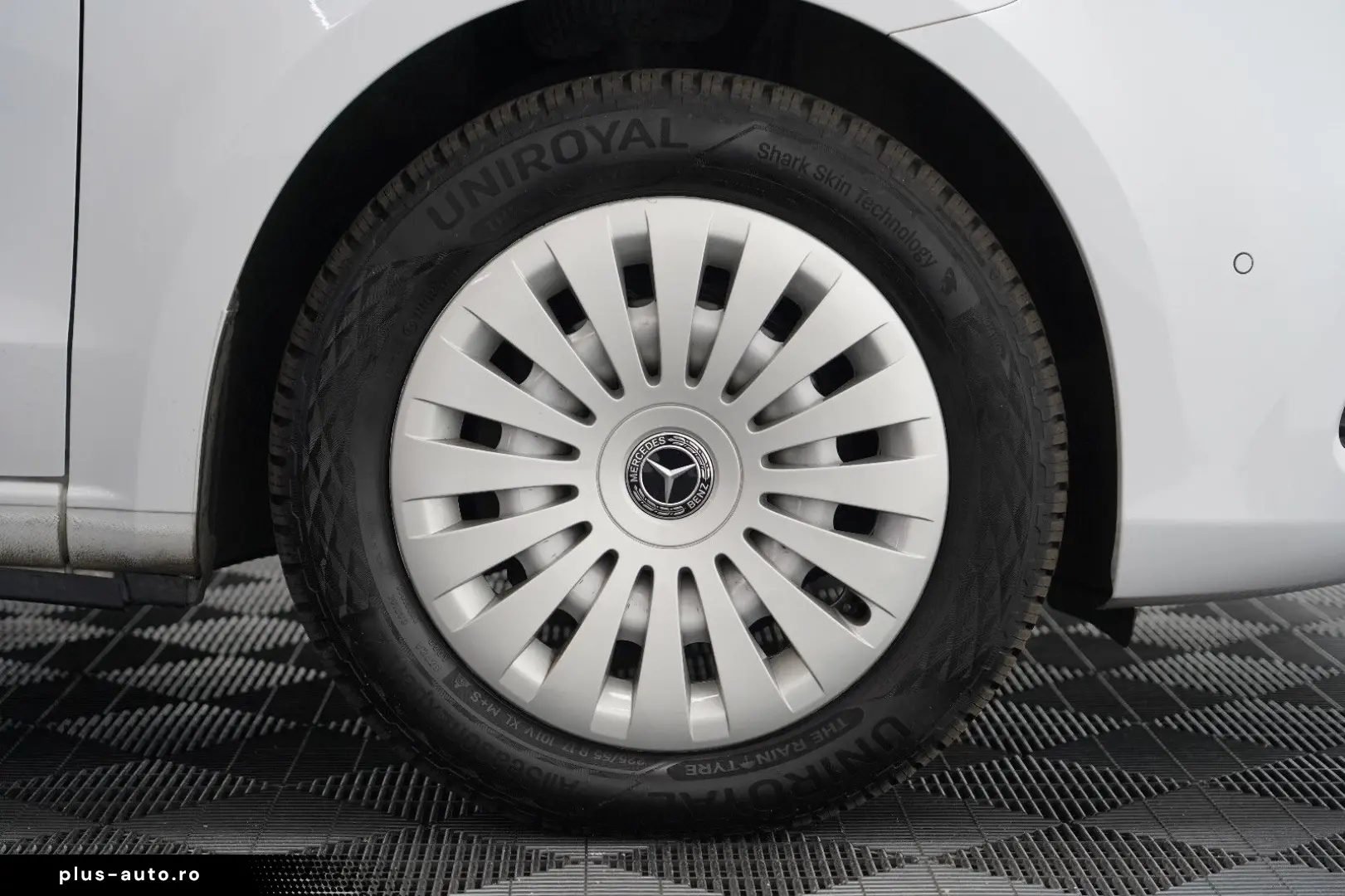 MERCEDES-BENZ V 220d Extralang 9G MBUX AHK Kamera LE&hellip;