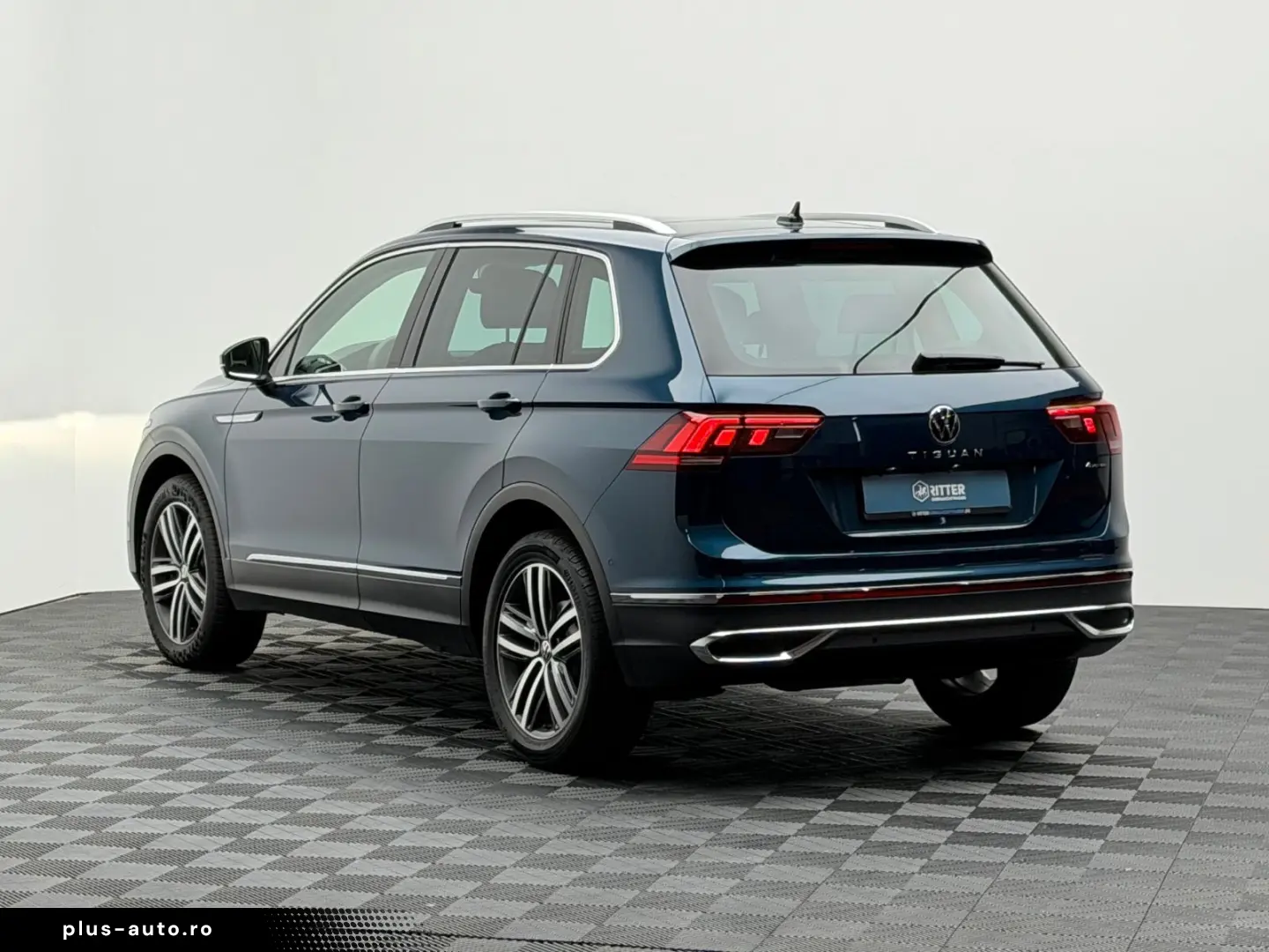 VW Tiguan 2.0 TDI DSG 4M Elegance AHK PANO NAVI KAM