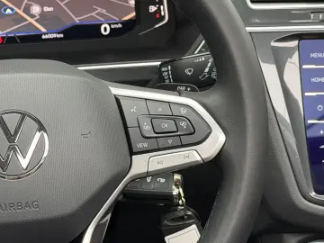 VW Tiguan 2.0 TDI DSG 4M Elegance AHK PANO NAVI KAM